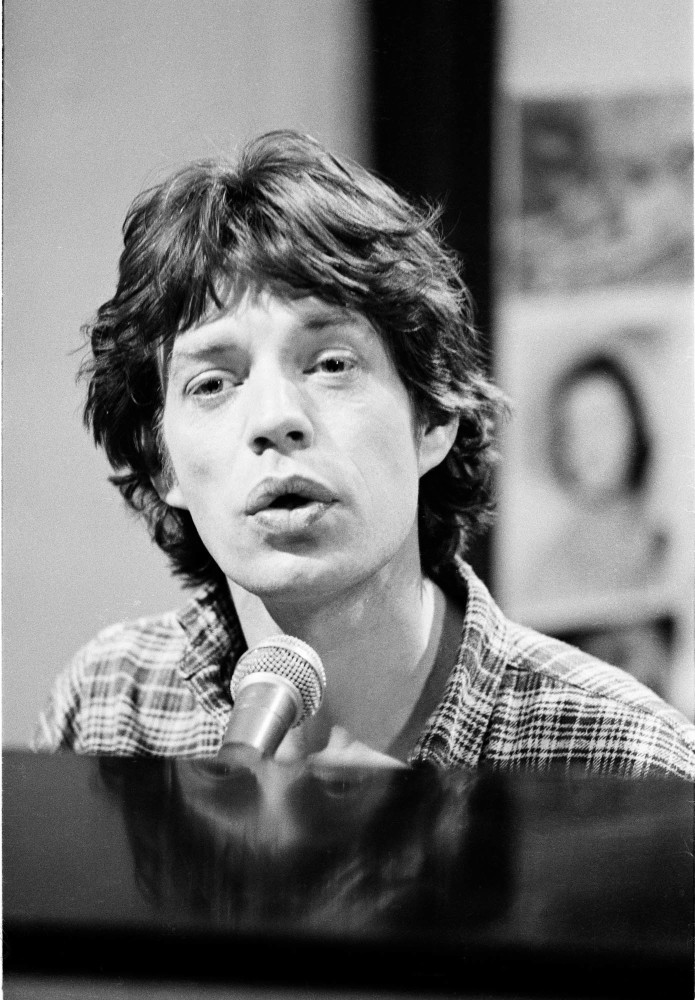 Lock of Mick Jagger's hair sells for $6,000 at auction - DAWN.COM